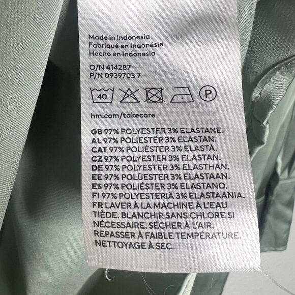 H&M Long Sleeve Satin Button Up Shirt Relaxed Fit V-Neck Sage Green Womens Sz L - Picture 9 of 10